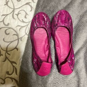 Tory Burch Flats size 8 pink snakeskin pattern